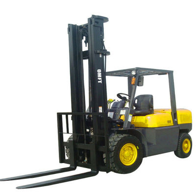 Ce Certified Diesel Forklift Truck with Triplex Mast and Japanese Isuzu Engine