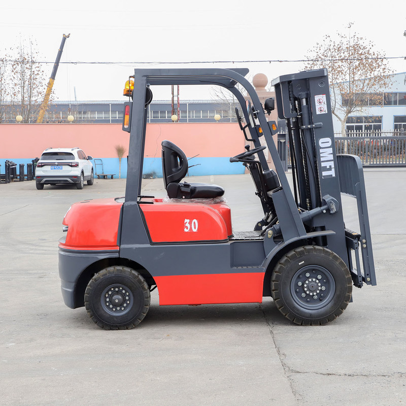 3000kgs Load Capacity Diesel Forklift Truck with 5.5m Triplex Mast and Free Lift