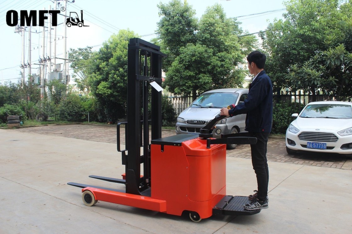 CQD 1-2 Ton Electric Reach Truck 24V with Safe Curve Control and Steel PU Material